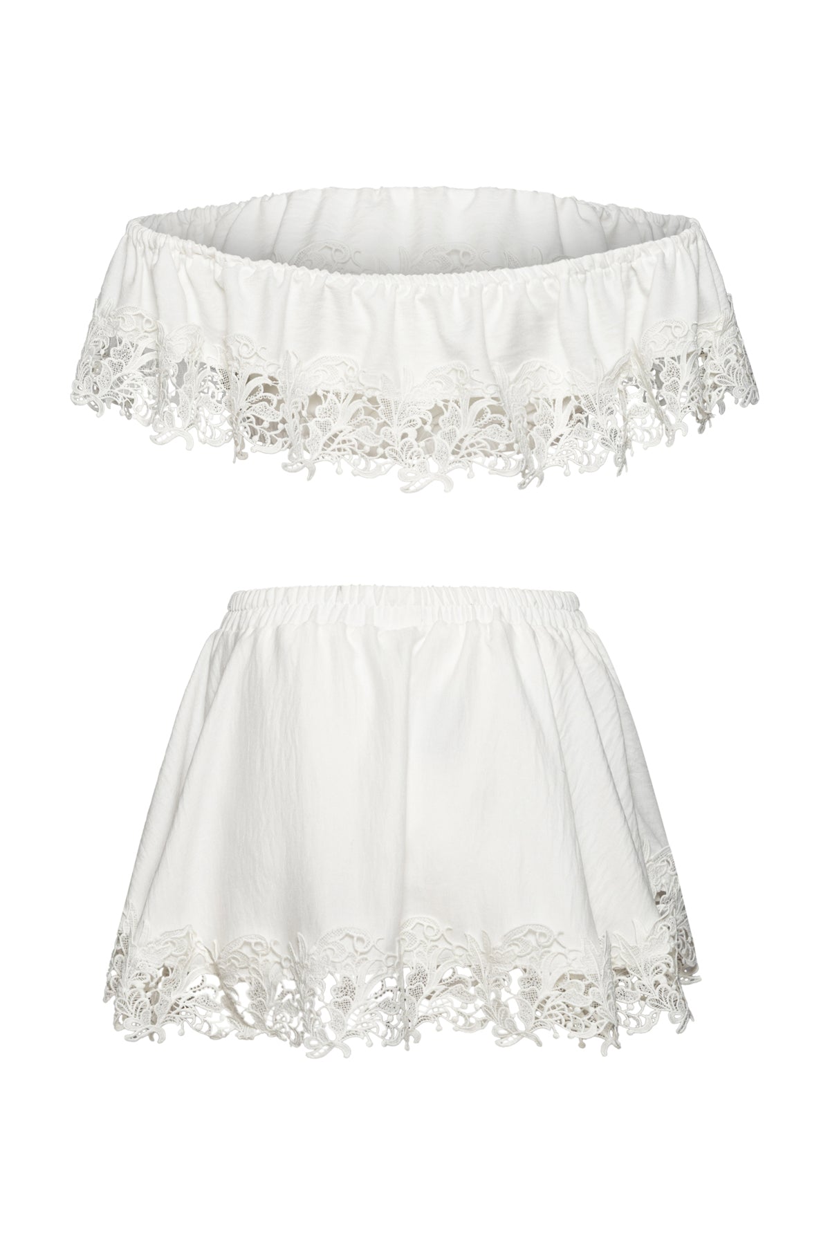Shorts Romance In White